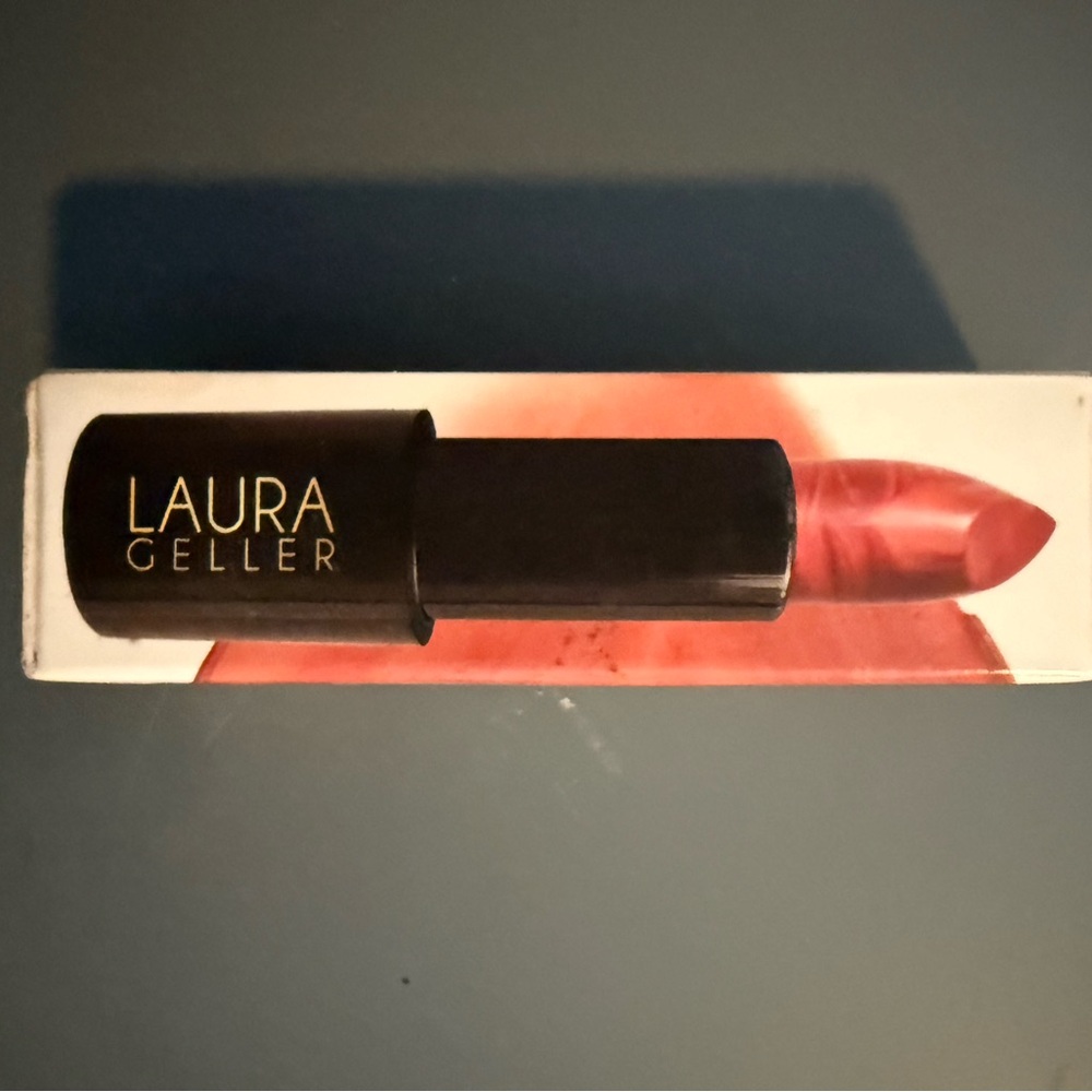 Laura Geller Italian Marble Peach Bellini Won”t Migrate or Feather Creamy Soft